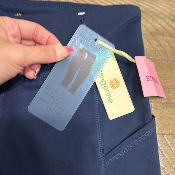 NWT Tangerine Capri leggings size small - Picture 4 of 13